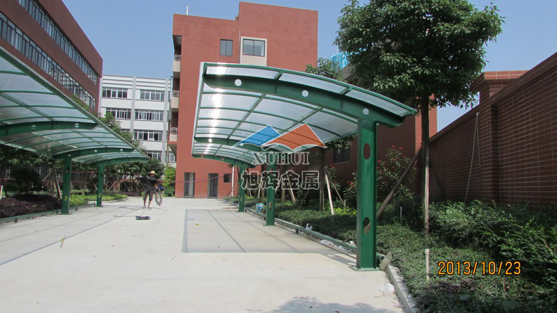 阳光板车棚