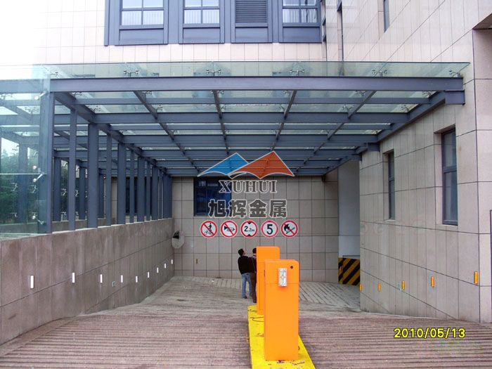 地下车库入口雨棚