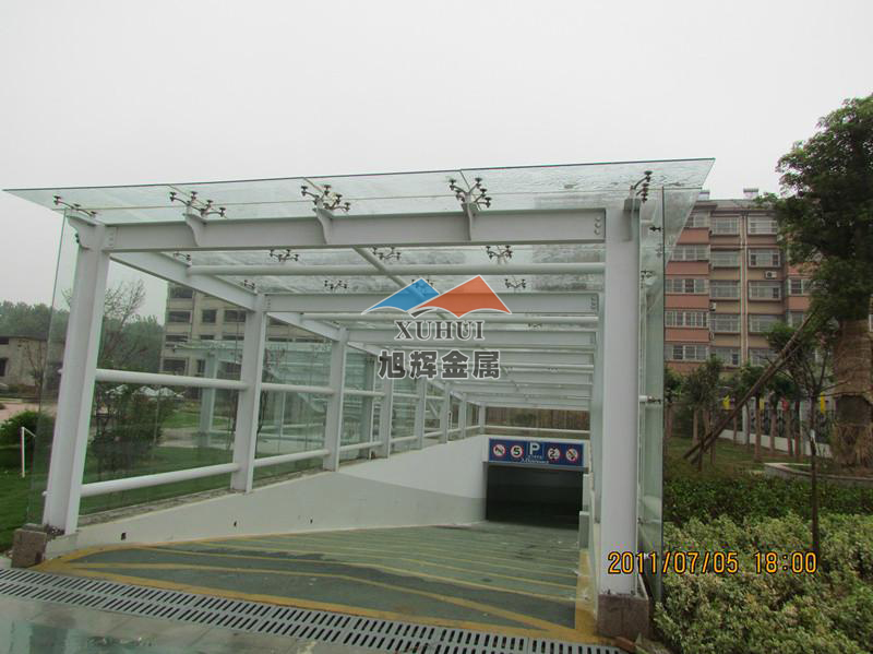 地下车库入口雨棚