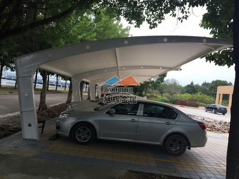 张拉膜车棚