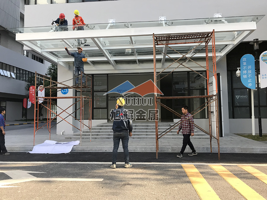 广州明珞汽车装备有限公司玻璃雨棚